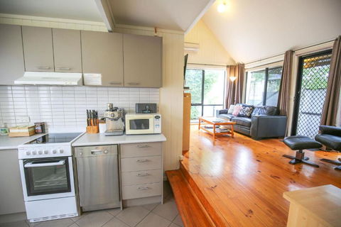 Allambie Cottages - Villa 1 - Palm Beach Accommodation 2