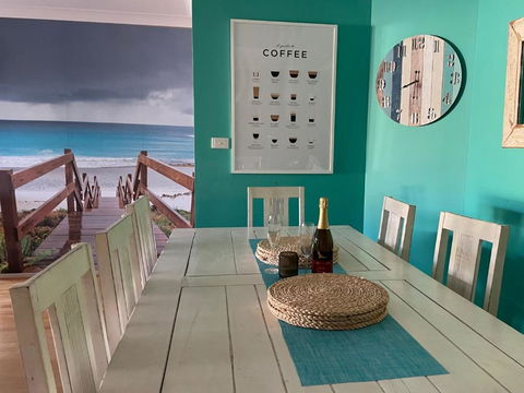 ALLE21 - Barefeet - Palm Beach Accommodation 4