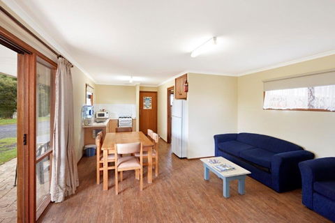 Allestree Holiday Units - Palm Beach Accommodation 3