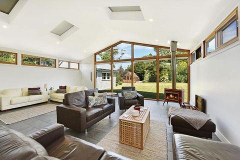 Alleura House - Palm Beach Accommodation 1