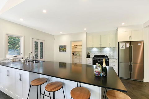 Alleura House - Palm Beach Accommodation 2