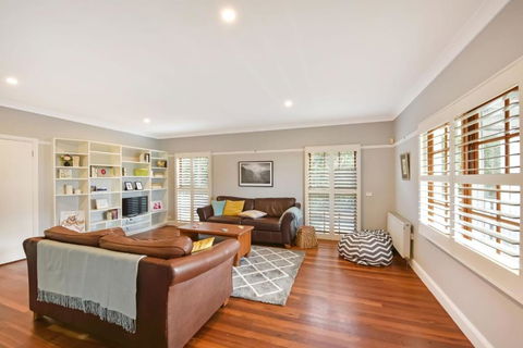 Alleura House - Palm Beach Accommodation 3