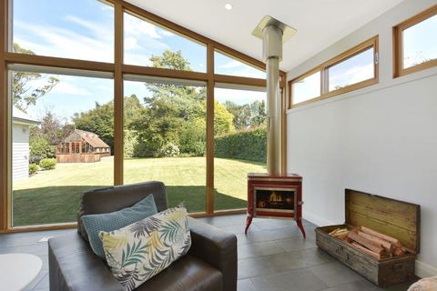 Alleura House - Palm Beach Accommodation 4