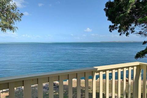 ALLIES PLACE - Palm Beach Accommodation 0