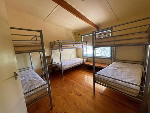 Alligator Lodge - Mount Remarkable National Park - Palm Beach Accommodation 1