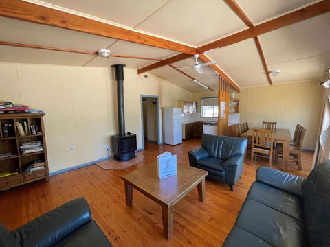 Alligator Lodge - Mount Remarkable National Park - Palm Beach Accommodation 2