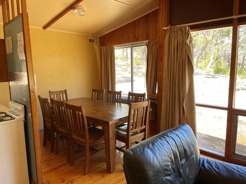 Alligator Lodge - Mount Remarkable National Park - Palm Beach Accommodation 3
