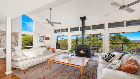 Allure - Bay Views And Wifi - Palm Beach Accommodation 0