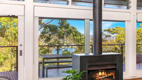Allure - Bay Views And Wifi - Palm Beach Accommodation 1