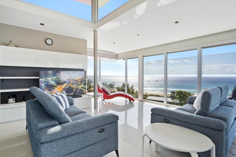 Allure - Palm Beach Accommodation 0