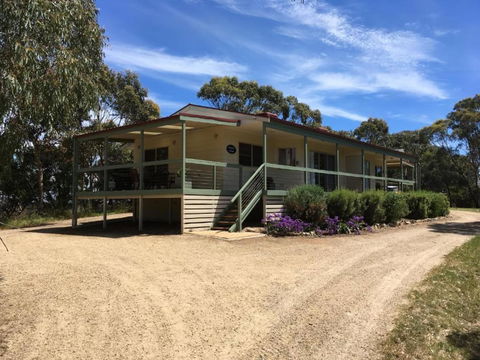 Allusion Farmstay And Vineyard Units - Palm Beach Accommodation 1