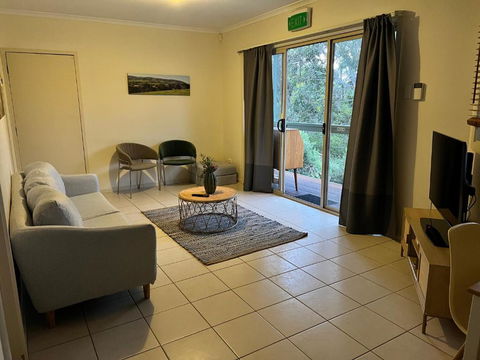 Allusion Farmstay And Vineyard Units - Palm Beach Accommodation 4