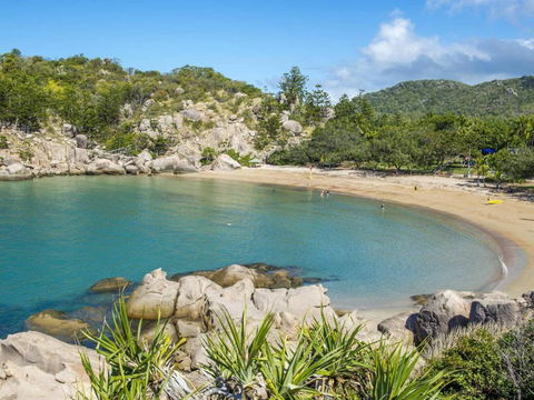 Alma Bay Holiday Unit 3 - Palm Beach Accommodation 3