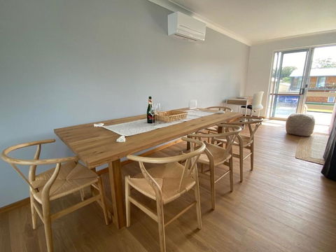 Alma Beach Haven - Palm Beach Accommodation 2