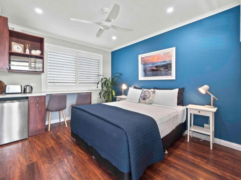 Almare Tourist Motel - Palm Beach Accommodation 1