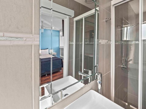 Almare Tourist Motel - Palm Beach Accommodation 2