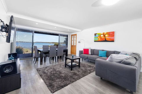 Almonta Apartments On The Water Front - Palm Beach Accommodation 4