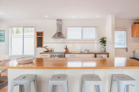Almonta Escape - COFFIN BAY - Perfect For Couples Or Families - Palm Beach Accommodation 0