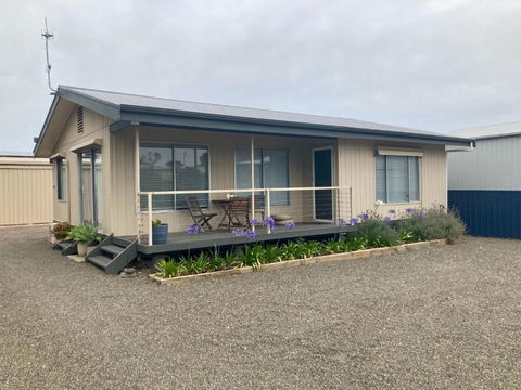 Almonta Escape - COFFIN BAY - Perfect For Couples Or Families - Palm Beach Accommodation 3