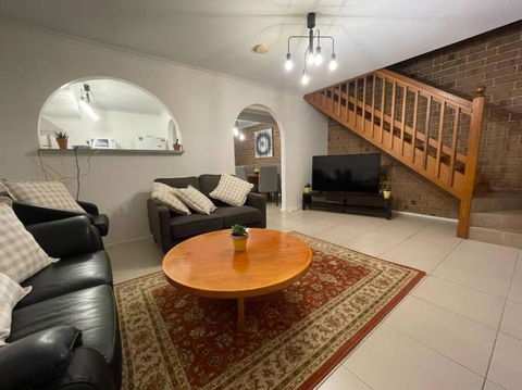 Aloha Adelaide - Palm Beach Accommodation 3