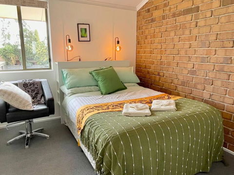 Aloha Adelaide - Palm Beach Accommodation 1
