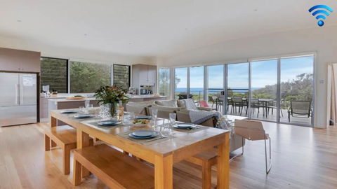 Aloha - Palm Beach Accommodation 0