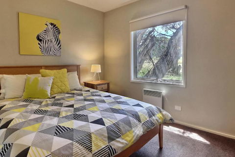 Alpine Edge - Palm Beach Accommodation 3