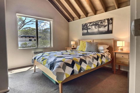 Alpine Edge - Palm Beach Accommodation 2
