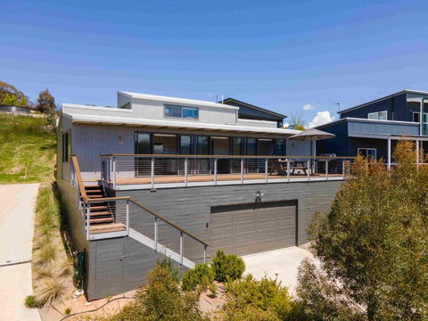Alpine Freedom - Palm Beach Accommodation 0
