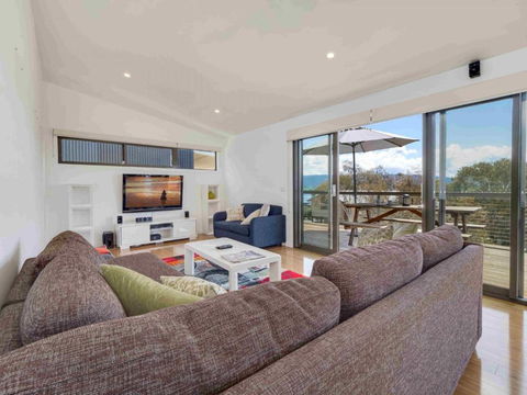 Alpine Freedom - Palm Beach Accommodation 1