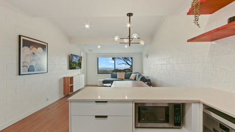 Alpine Heights 9 - Palm Beach Accommodation 3