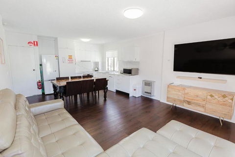 Alpine Mountain View 34 - Palm Beach Accommodation 0
