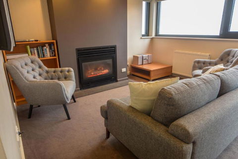 Alto Villa 301 - Palm Beach Accommodation 1