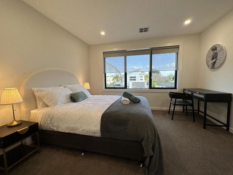 Altona Entire 3 Bedrooms House - Palm Beach Accommodation 0