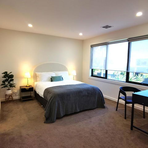 Altona Entire 3 Bedrooms House - Palm Beach Accommodation 1
