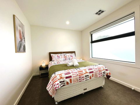 Altona Entire 3 Bedrooms House - Palm Beach Accommodation 4