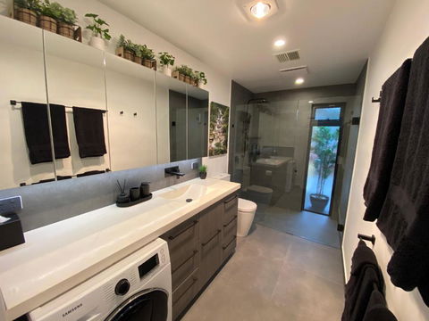 Altura Apartment Bright - Palm Beach Accommodation 2