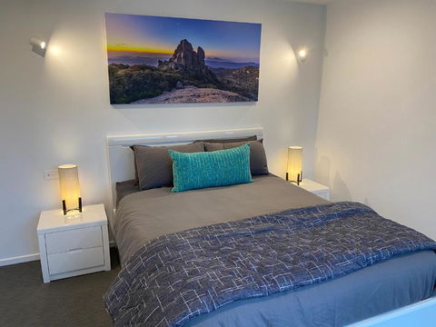 Altura Apartment Bright - Palm Beach Accommodation 1