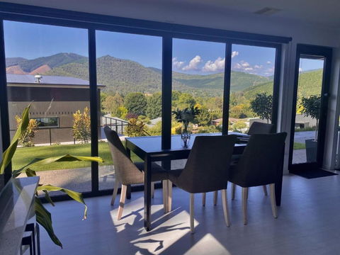 Altura Apartment Bright - Palm Beach Accommodation 0