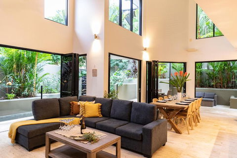 Amalfi - Port Douglas, Luxury In The Centre Of Town - Palm Beach Accommodation 0