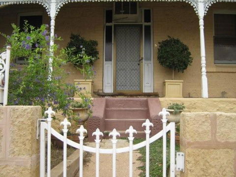 Amalie Cottage Waikerie Unit 1 - Palm Beach Accommodation 0