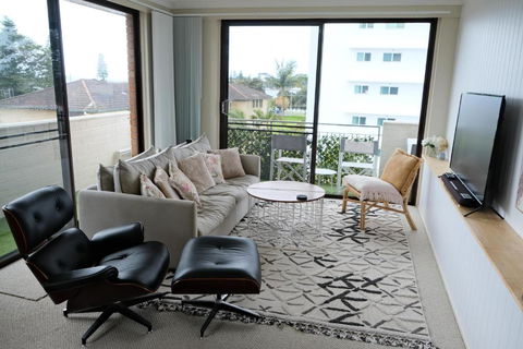 Amaroo 44 - Palm Beach Accommodation 0