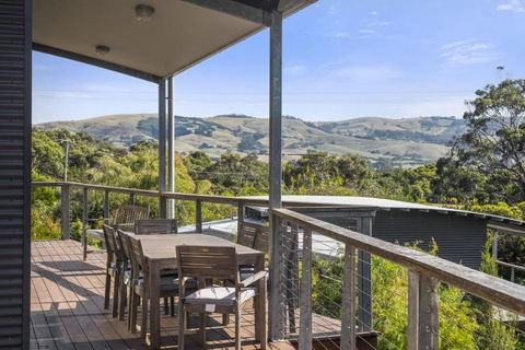 Amaroo - Palm Beach Accommodation 0
