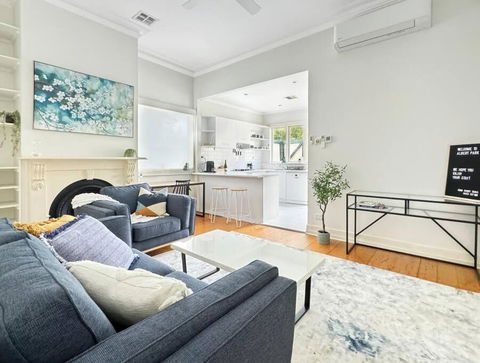 Amazing Albert Park - Palm Beach Accommodation 0
