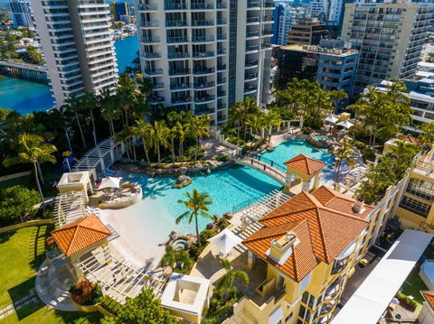 Amazing Chevron Heart Of Surfers Apartment - Palm Beach Accommodation 0