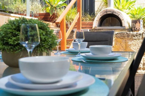 Amazing Outdoor Living With Pizza Oven - Palm Beach Accommodation 0