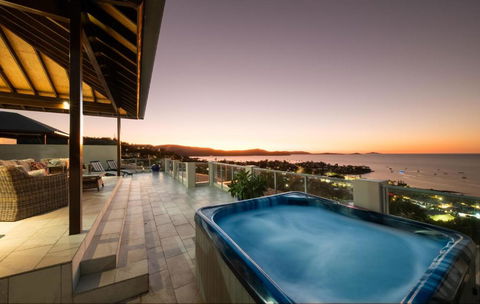 Amazing Penthouse With Whitsundays Lifestyle - Palm Beach Accommodation 3