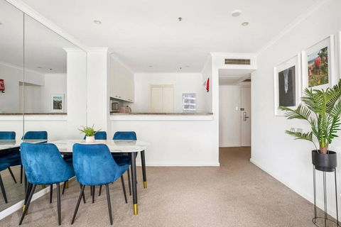 Amazing Sydney Apartment With Pool, Gym And Sauna - Palm Beach Accommodation 2