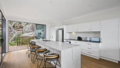 Amazing Views, Stunning Beaches And Beautiful Bushwalks - Palm Beach Accommodation 2