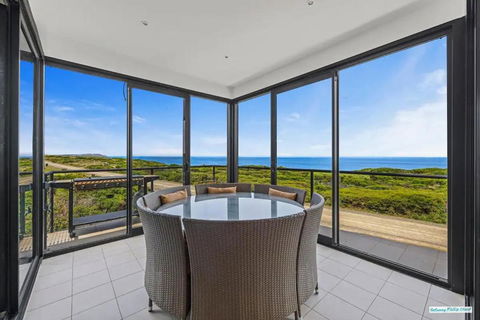 Amazing Views By Ready Set Stay - Palm Beach Accommodation 1